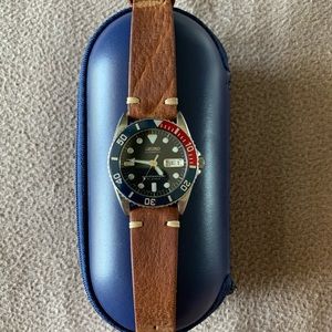 Seiko Automatic Divers Watch w/ Hodinkee strap